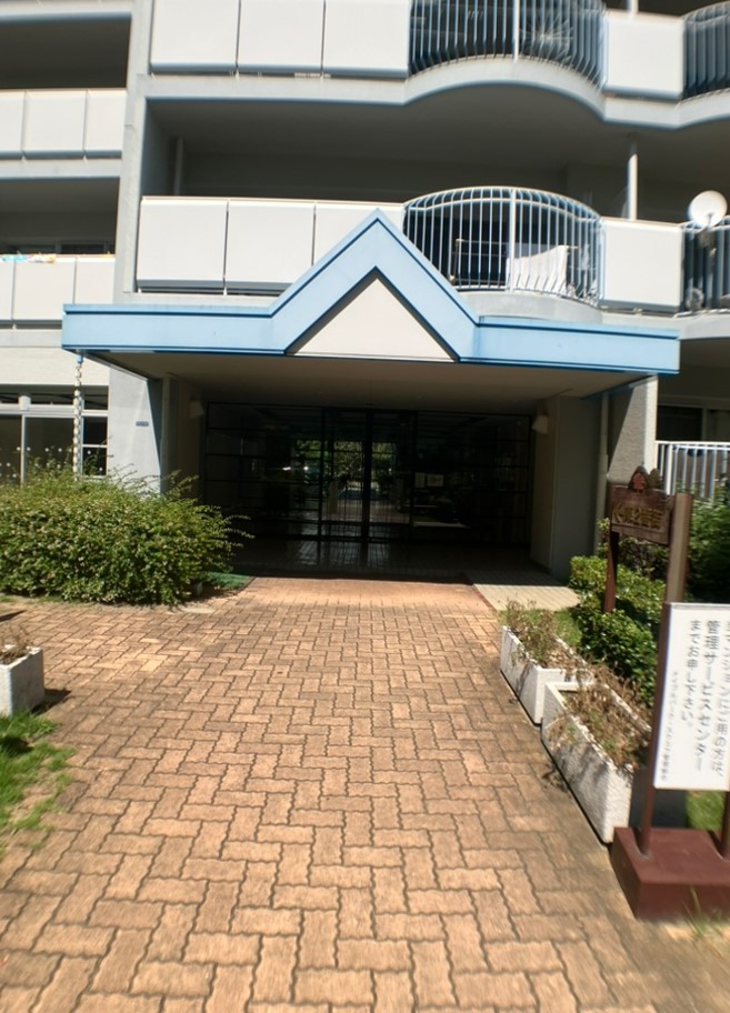 エントランス外（2025年9月撮影） | リブラブ